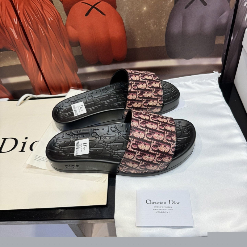 ch**an D*or slippers